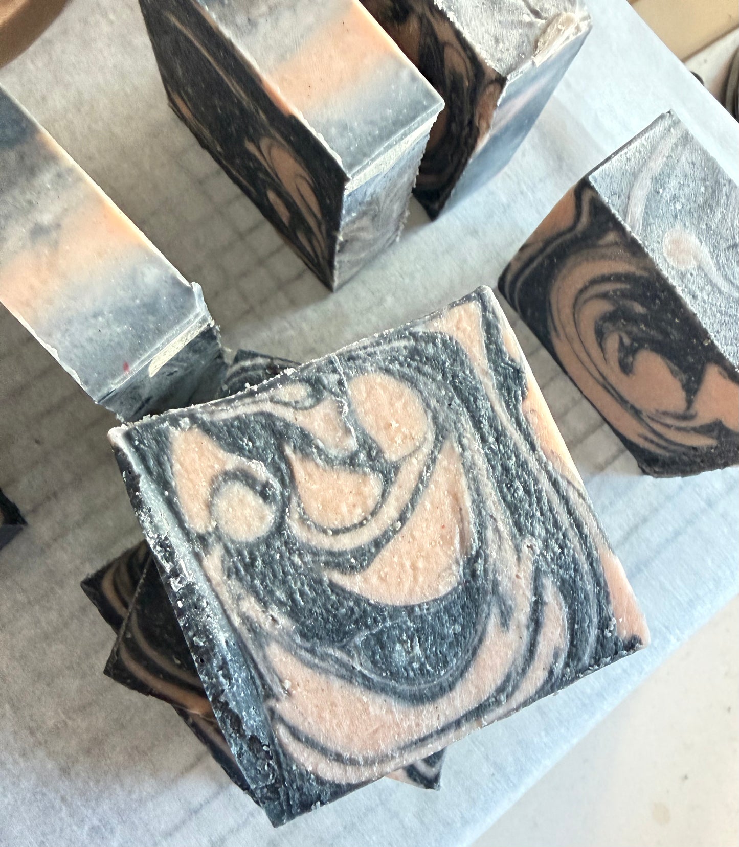 Hive Chill Charcoal Bar